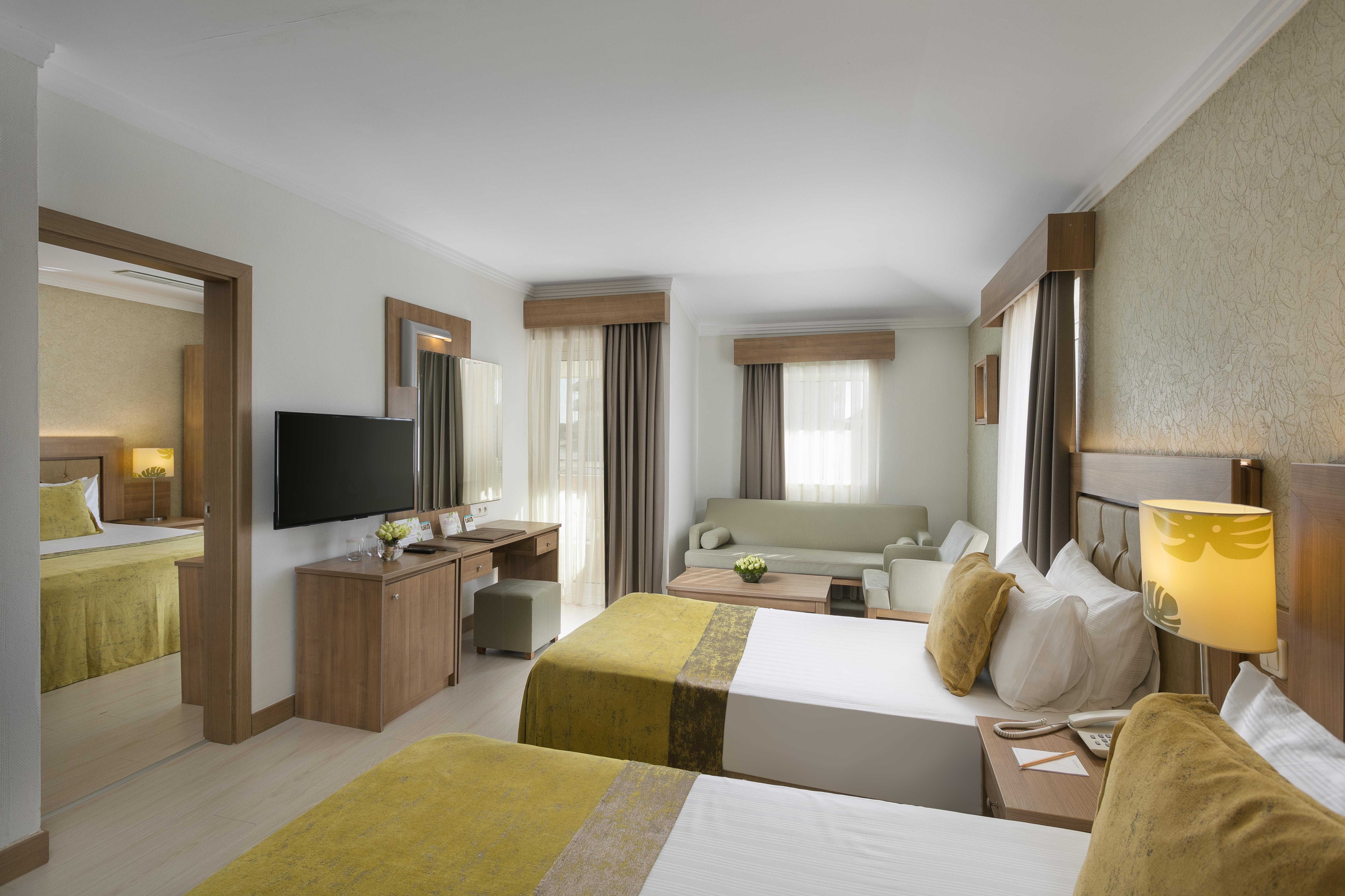 Innvista Hotels Belek Extérieur photo Family room