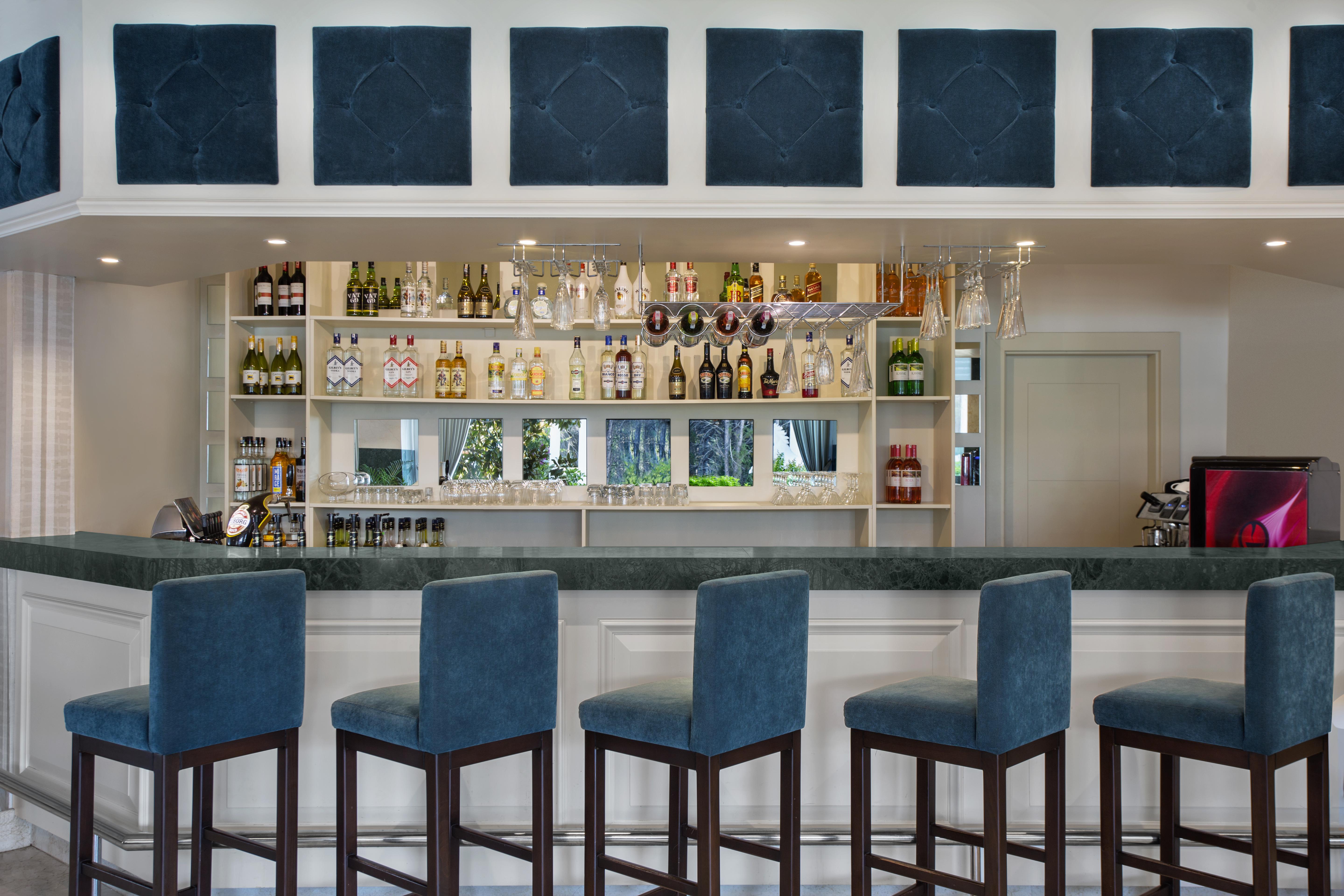 Innvista Hotels Belek Restaurant photo The bar at the hotel