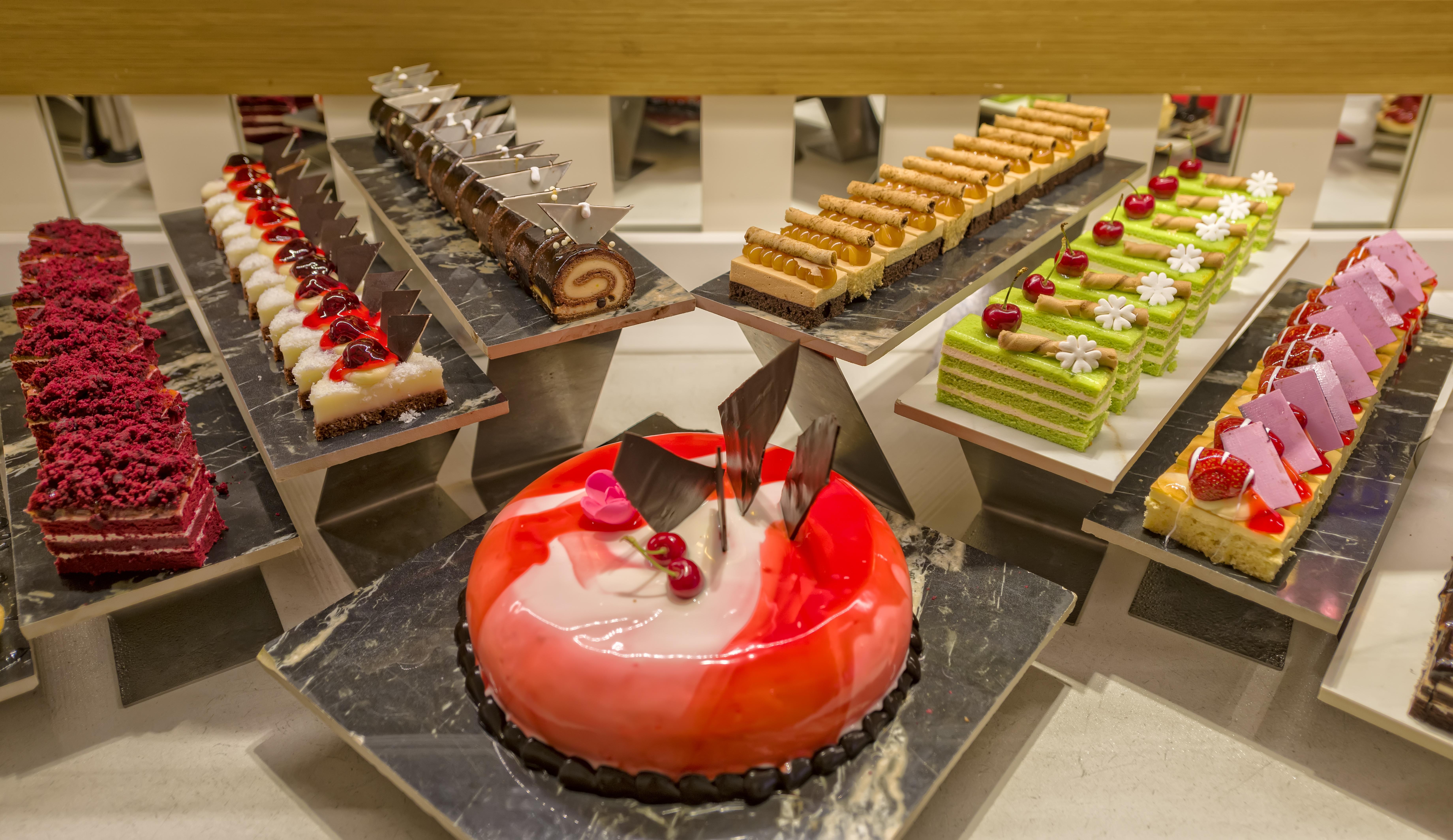 Innvista Hotels Belek Extérieur photo A selection of desserts