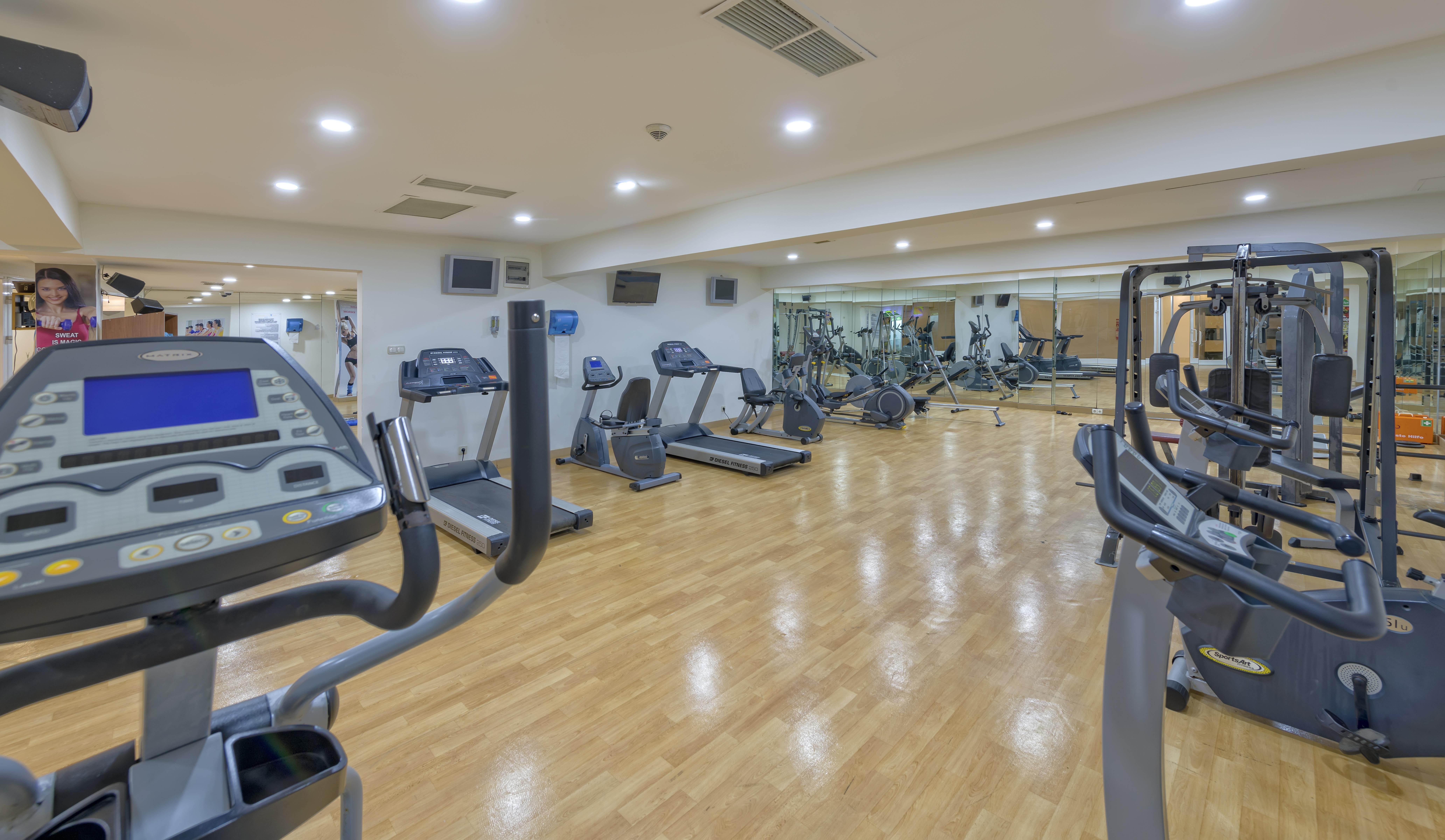 Innvista Hotels Belek Extérieur photo The gym at the hotel