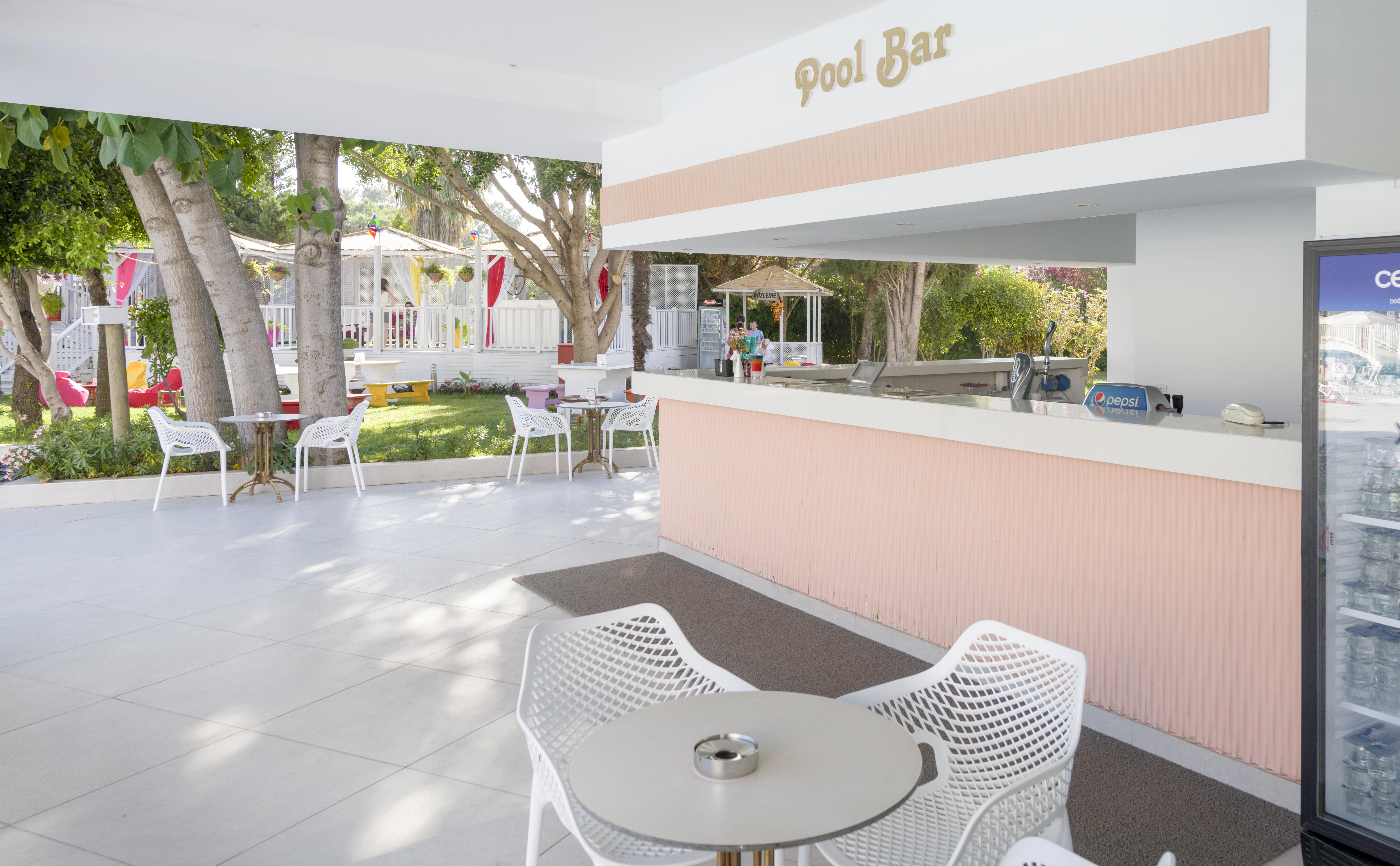 Innvista Hotels Belek Extérieur photo Pool Bar