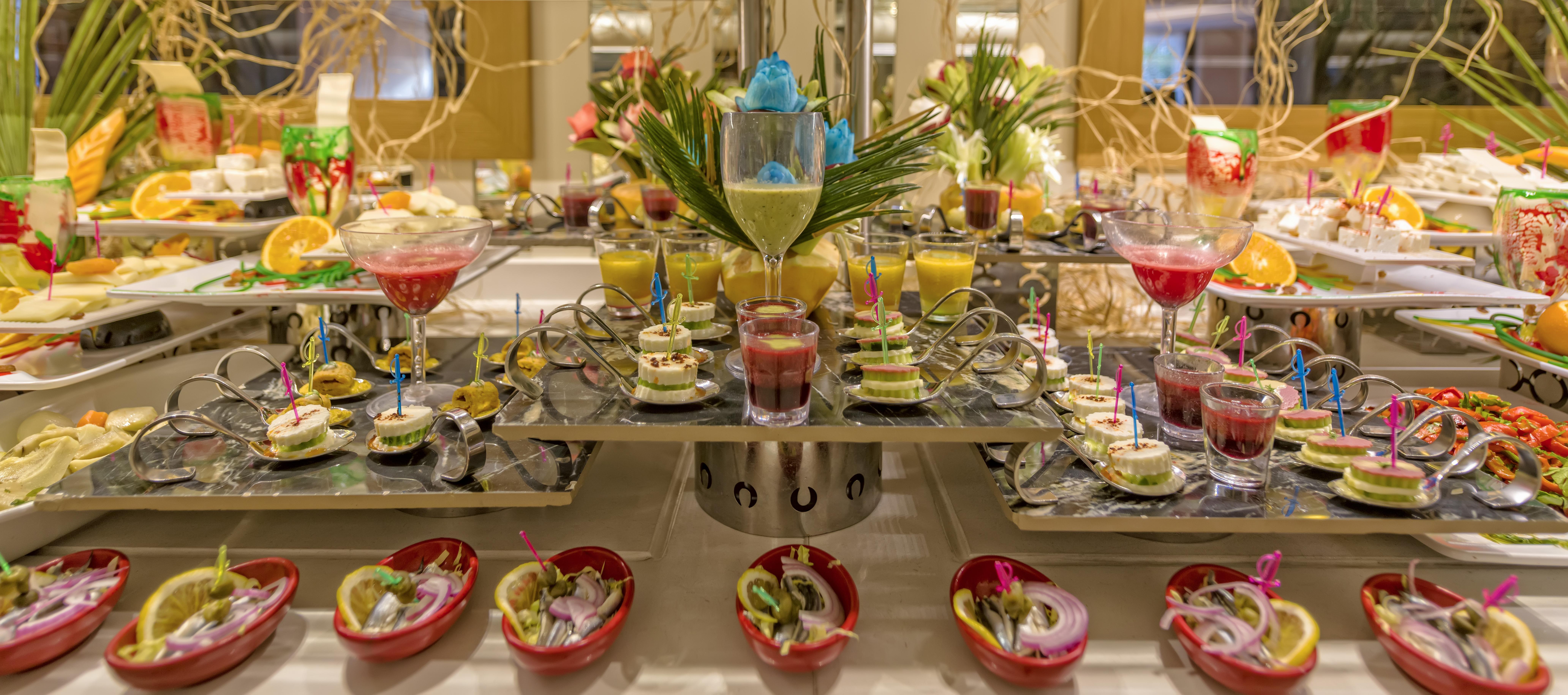 Innvista Hotels Belek Extérieur photo A dessert buffet